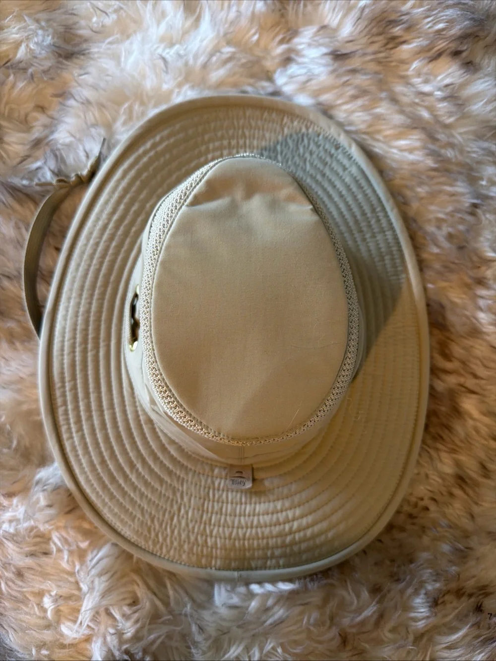 New Tilley The Airflow Hat Size 7 S Light Mesh Outdoor Travel Sun Hat Boat Golf